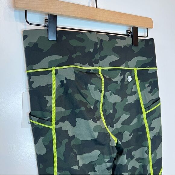 NWT All Access Center Stage Pocket Camo Leggings S - Picture 5 of 6